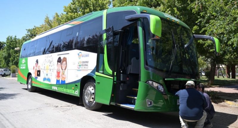 Gobierno Regional Del Maule Entrega Un Bus A La Comuna De San Clemente